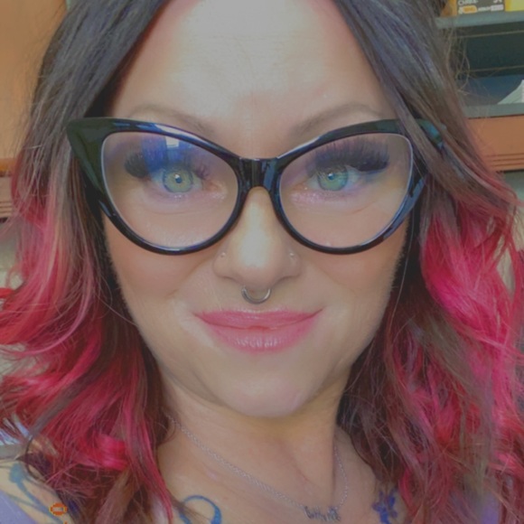 Meet your Posher, Barbie - Picture 3 of 3